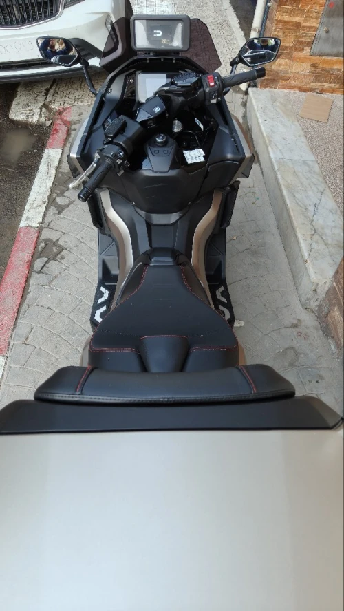 Honda Forza 750 2025