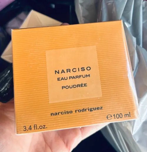 Parfum très bon qualité 