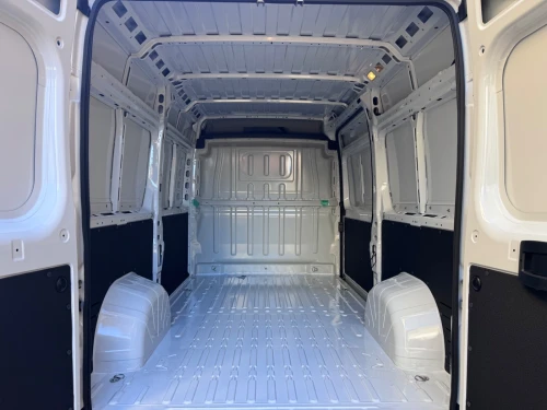 Peugeot boxer 2025 2 pano