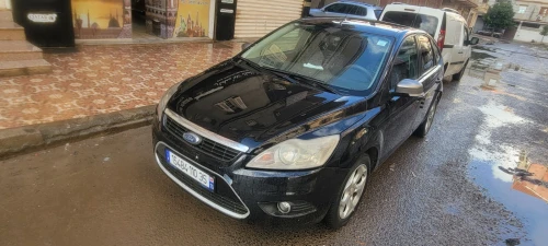 Ford Focus 4 portes 2010 Focus 4 portes
