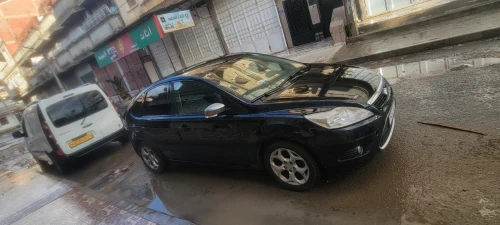 Ford Focus 4 portes 2010 Focus 4 portes
