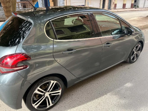 Peugeot 208 2016 GT Line