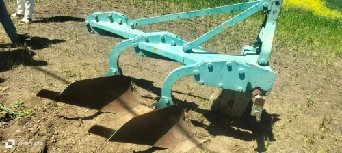 Charrue tracteur agricole