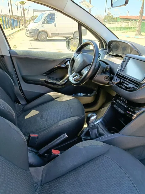 Peugeot 208 2014 Allure