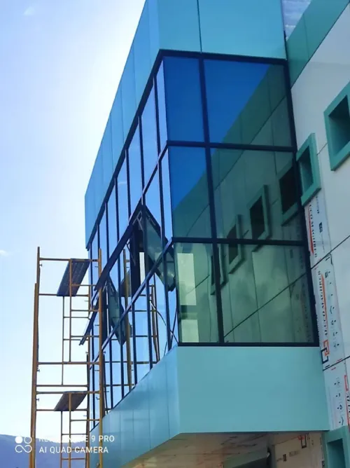 Revêtement façade ventilée  alucoband/ céramique /mur rideaux