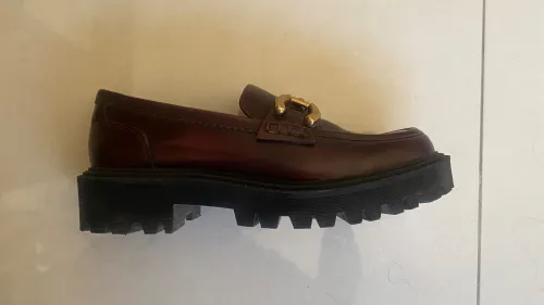 Derbies Stradivarius couleur burgundy tendance 