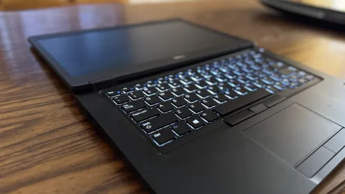PC Portable Dell Latitude 5490 (i5 7é Gen / 8GB / 256SSD)