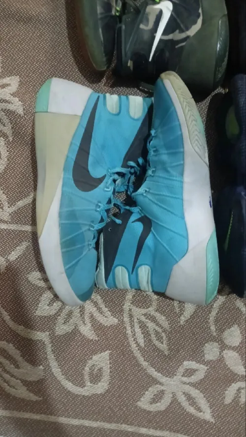 Basket-ball shoes