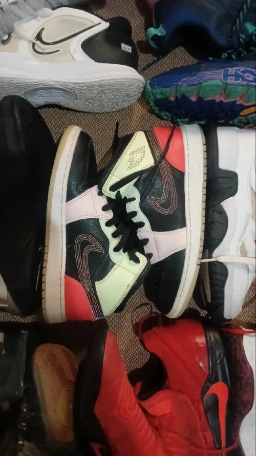 Basket-ball shoes