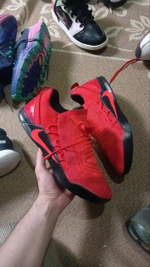Basket-ball shoes