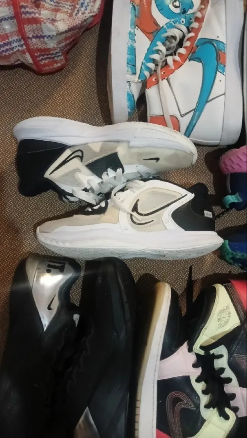 Basket-ball shoes