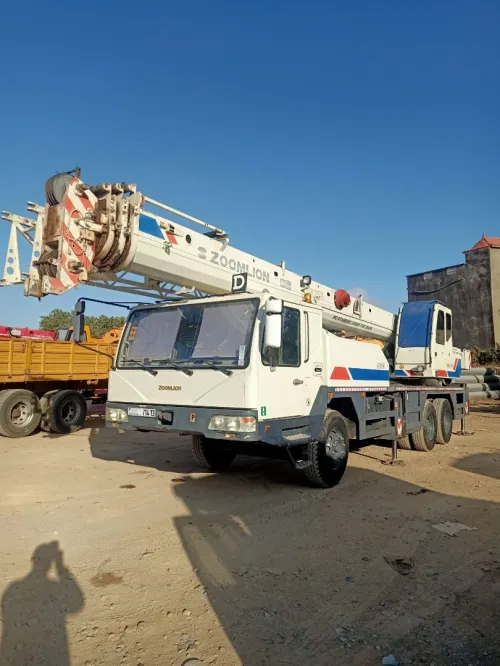 Zoomlion Grue mobile 25t 2014