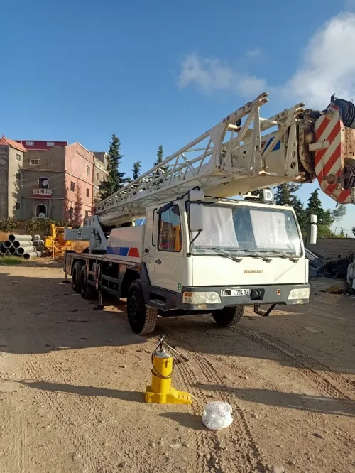 Zoomlion Grue mobile 25t 2014