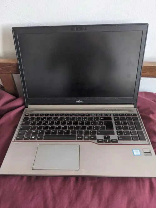 PC Portable Fujitsu Lifebook E756  i5-6ème  8 Go RAM  512 Go SSD  Bon état avec chargeur original
