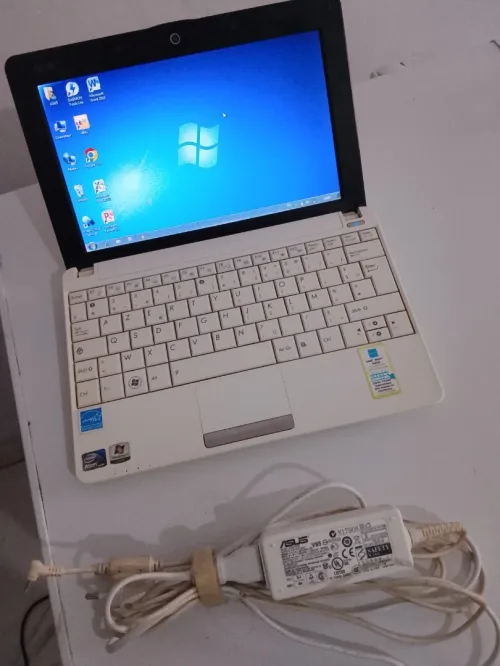ASUS Mini Laptop  Intel Atom  HDD 160 Go  RAM 2 Go  Batterie en bon état  Livraison disponible.