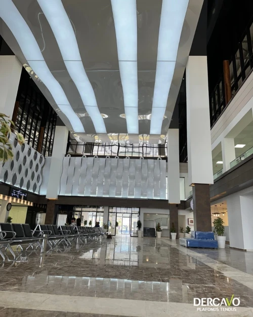 Plafond en membrane acoustique matte