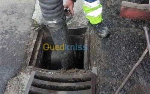 Camion Débouchage canalisation curage vidange تنضيف و تسريح جميع قنوات الصرف الصحي 