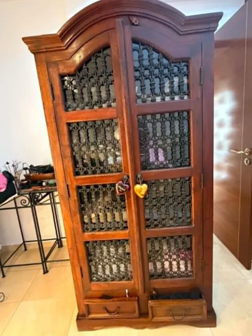 une armoire et deux tables nuit (bambou)