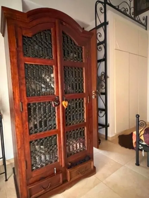 une armoire et deux tables nuit (bambou)