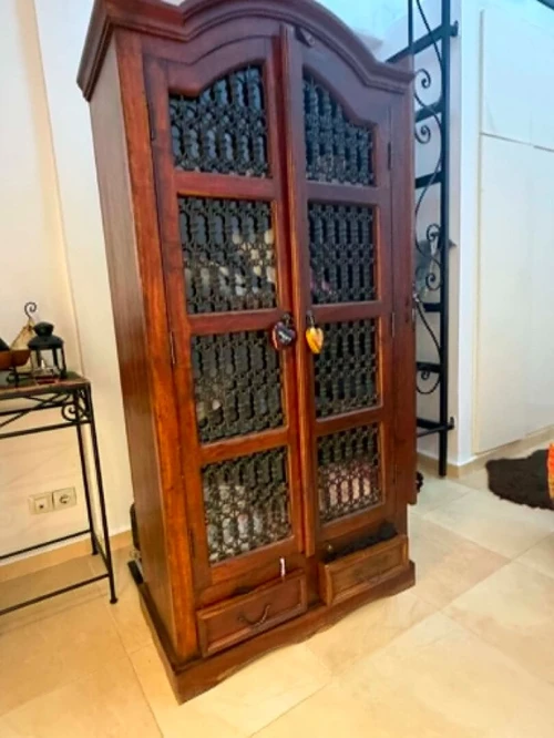 une armoire et deux tables nuit (bambou)