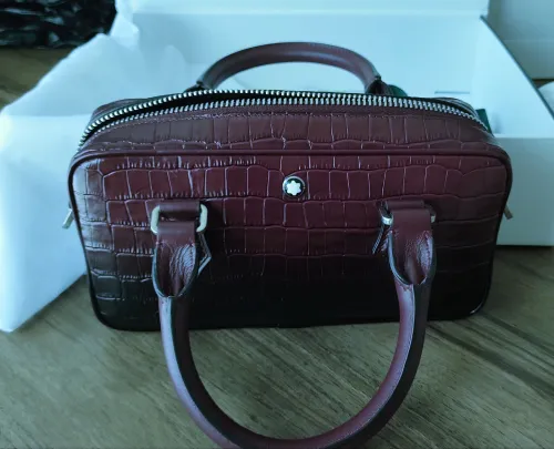 MONTBLANC Mini sac original authentique Atelier sfumato  cassis en cuir embossé façon crocodile 