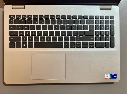 Dell Inspiron 3501 Intel Core i5 11 génération 16 Go RAM SSD 512 Go
