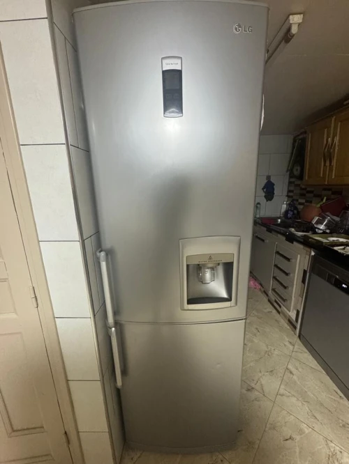 REFRIGERATEUR 446 LITRES AVEC FONTAINE LG