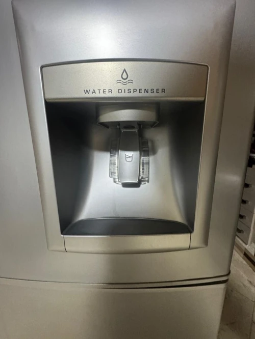 REFRIGERATEUR 446 LITRES AVEC FONTAINE LG