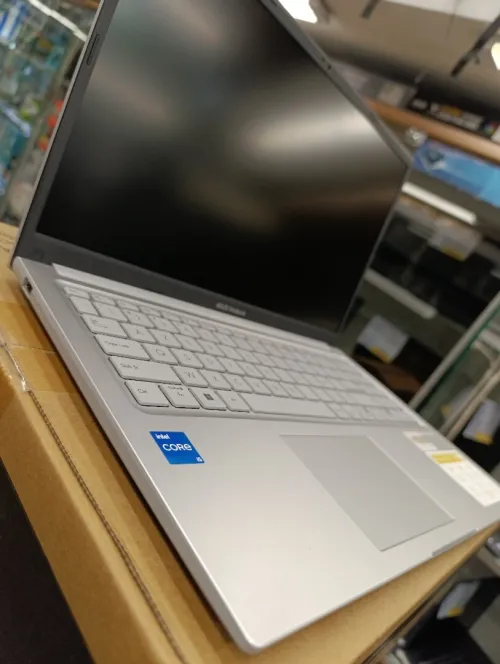 PC PORTABLE ASUS VIVOBOOK X1504V / I5-1334U 3.50 GHz/ 8GB / 512GB SSD / ECRAN OLED 15.6" FULL HD / WINDOWS 11 HOME ORIGINAL X1504V