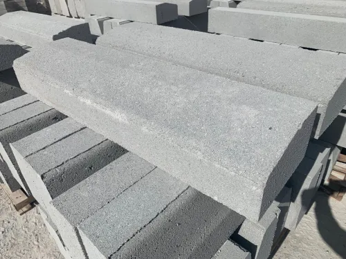Ligne automatique de fabrication de parpaings, pavés et bordures