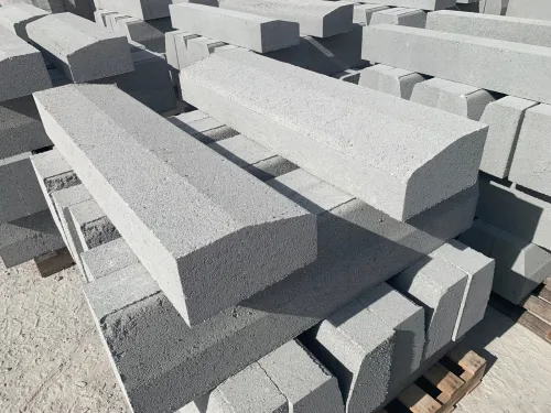 Ligne automatique de fabrication de parpaings, pavés et bordures