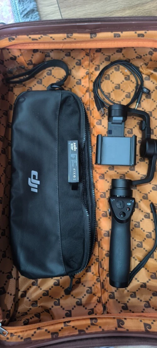 DJI osmo mobile original avec  batterie 