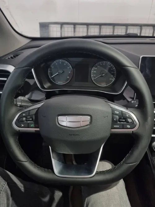 Geely Coolray 2025 