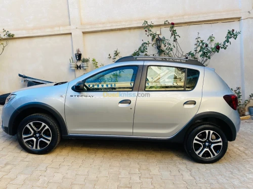 Enjoliveur Dacia Sandero Stepway Privilège Gris + Bleu + Renault Symbol