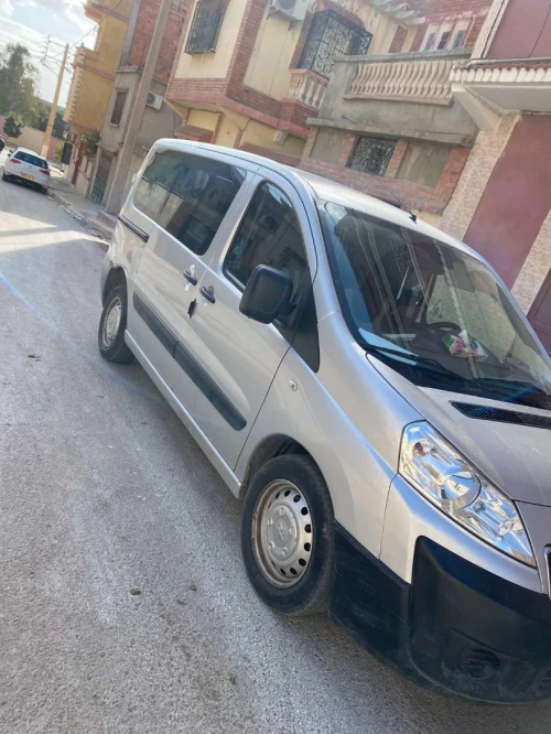 Location Mini Van