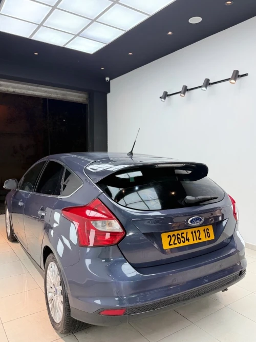 Ford Focus 5 portes 2012 Titanium