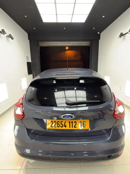 Ford Focus 5 portes 2012 Titanium