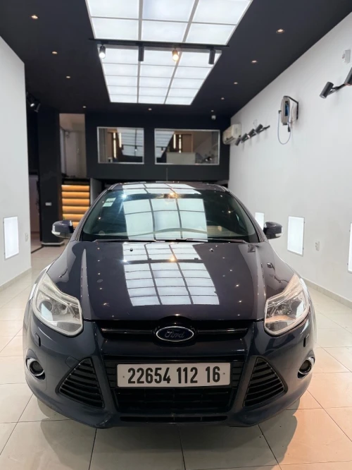 Ford Focus 5 portes 2012 Titanium