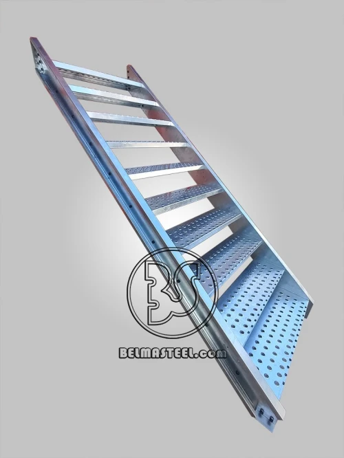 MARCHE ESCALIER EN  CAILLEBOTIS TOLE PLIEE GALVANISEE