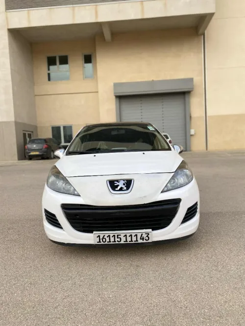 Peugeot 207 2011 Fennec
