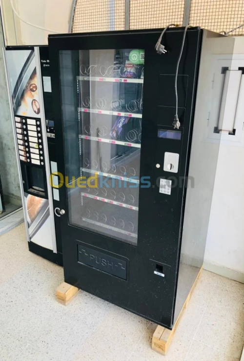  Distributeur Machine a Cafe necta 