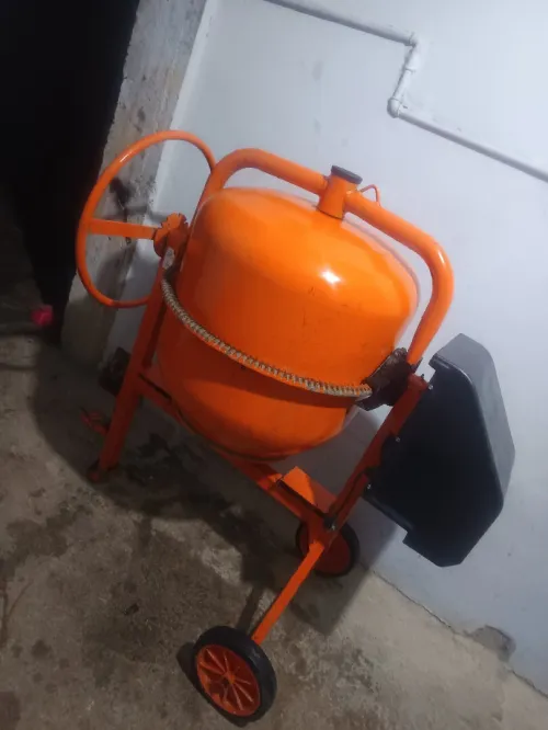 Betonnier électrique 220V Portugal 190L Très Bon état