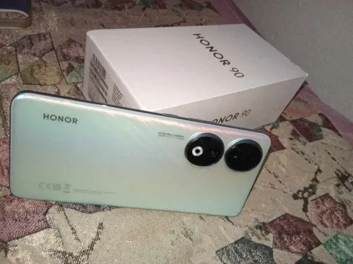 Honor 90