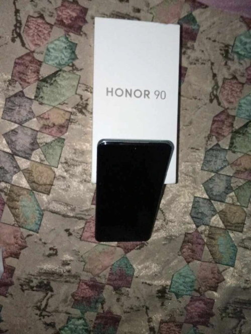 Honor 90