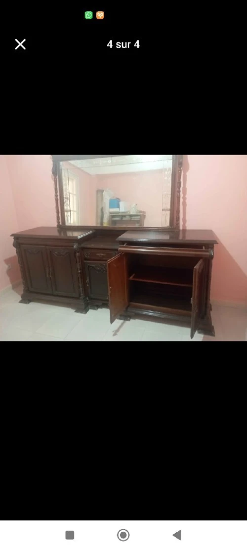 Grand buffet en bois massif avec miroir