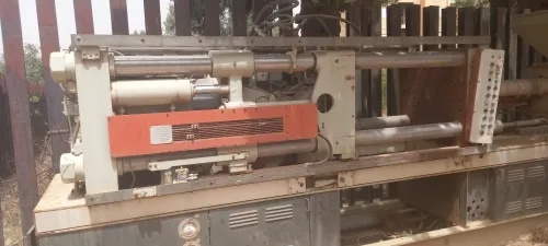 Presse à injection billion 300 tonnes