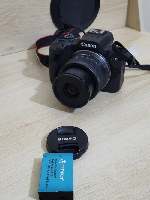 Canon EOS R100 hybride APS-C 24.1 MP - Vidéo 4K 30p - AF CMOS Dual Pixel - Viseur OLED - Wi-Fi/Bluetooth + Objectif stabilisé RF-S 18-45mm f/4.5-6.3 IS STM
