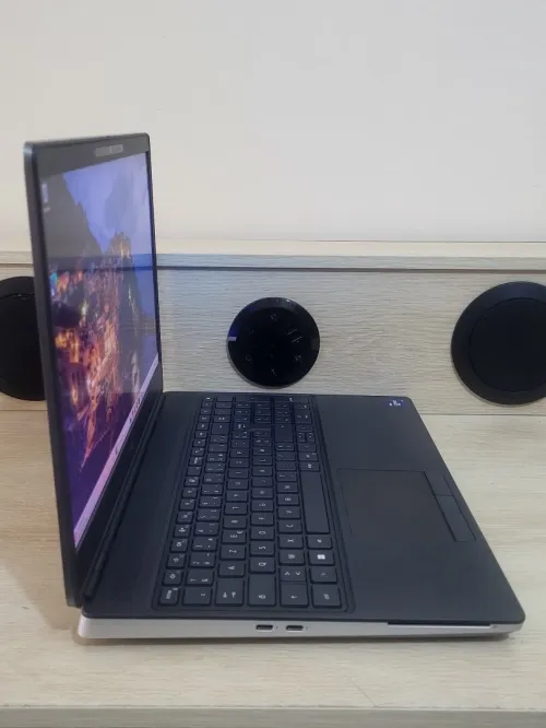 DELL PRECISION 7560 | CORE i9-11950H | RTX A2000 4GB | 64B RAM | 512GB NVMe SSD | WORKSTATION