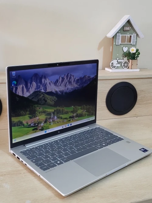 HP EliteBook 6 G1i 13'' NoteBook AI PC | INTEL CORE Ultra 5 225U | 32GB RAM | 256 NVMe |