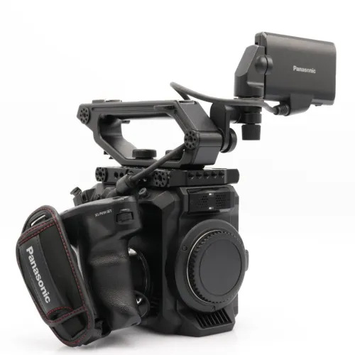 CAMERA PROFESSIONNELLE PANASONIC EVA1 CAPTEUR SUPER 35mm 5.7K 5720 x 3016 VIDEO 4K DE QUALITE CINEMA